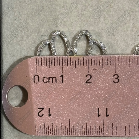 Disney × Baublebar MINNIE MOUSE BRIDE Stud Earrings /
Rhinestones NIB - Picture 8 of 12